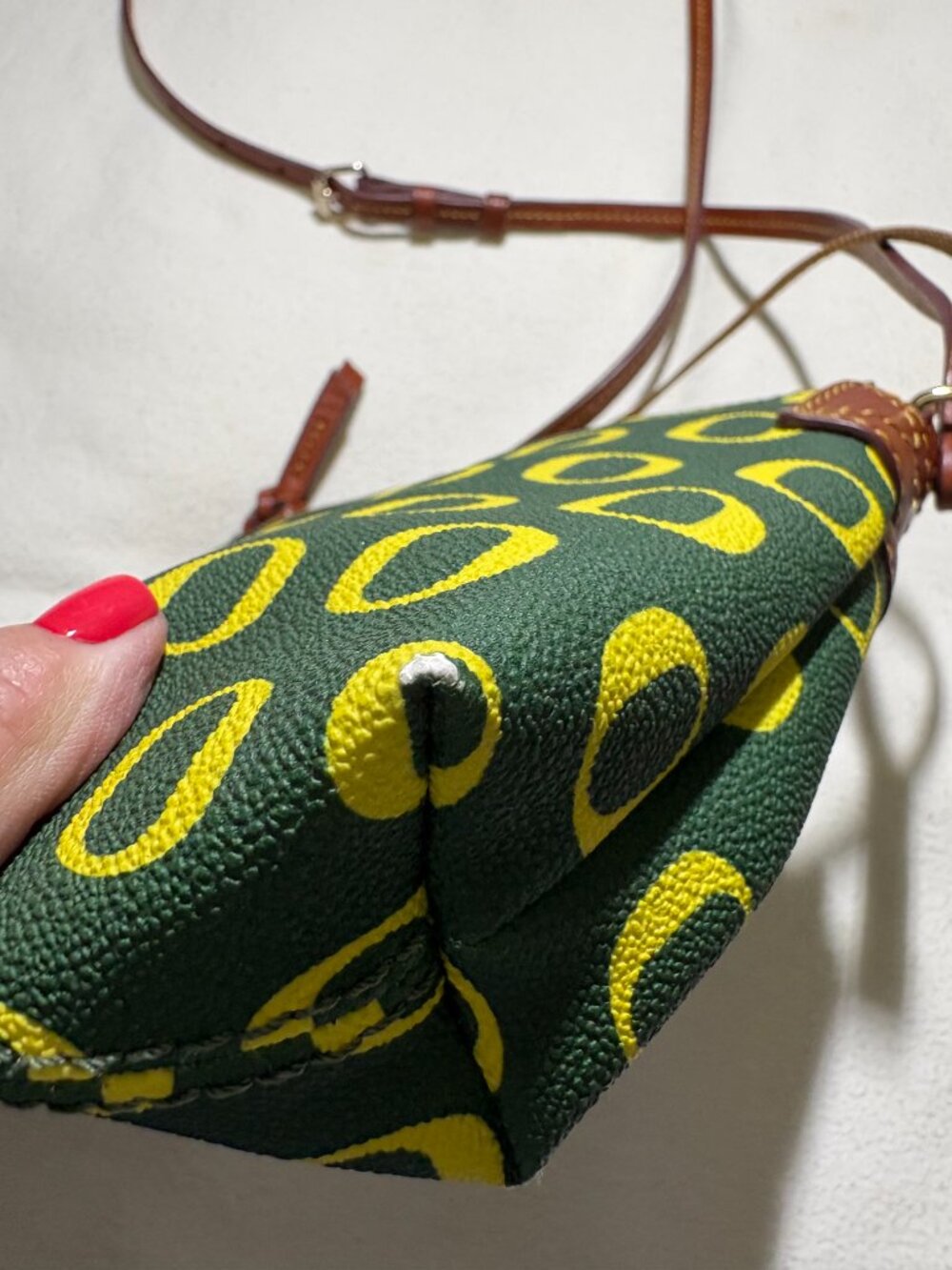 Dooney & Bourke Crossbody: University of Oregon - Go Ducks! - Picture 6 of 9